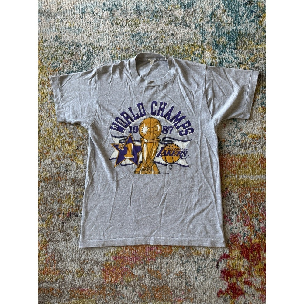 VINTAGE‎ 1987 LOS ANGELES LAKERS WORLD CHAMPS TEE Size Medium